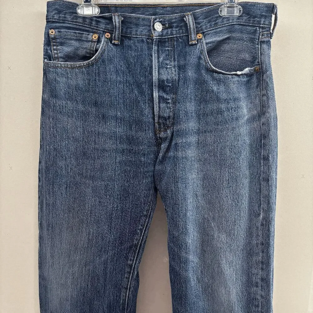Levis Jeans‎ Mens 34x32 (Fits 32x31) Blue 501 Straight Button Fly American Denim